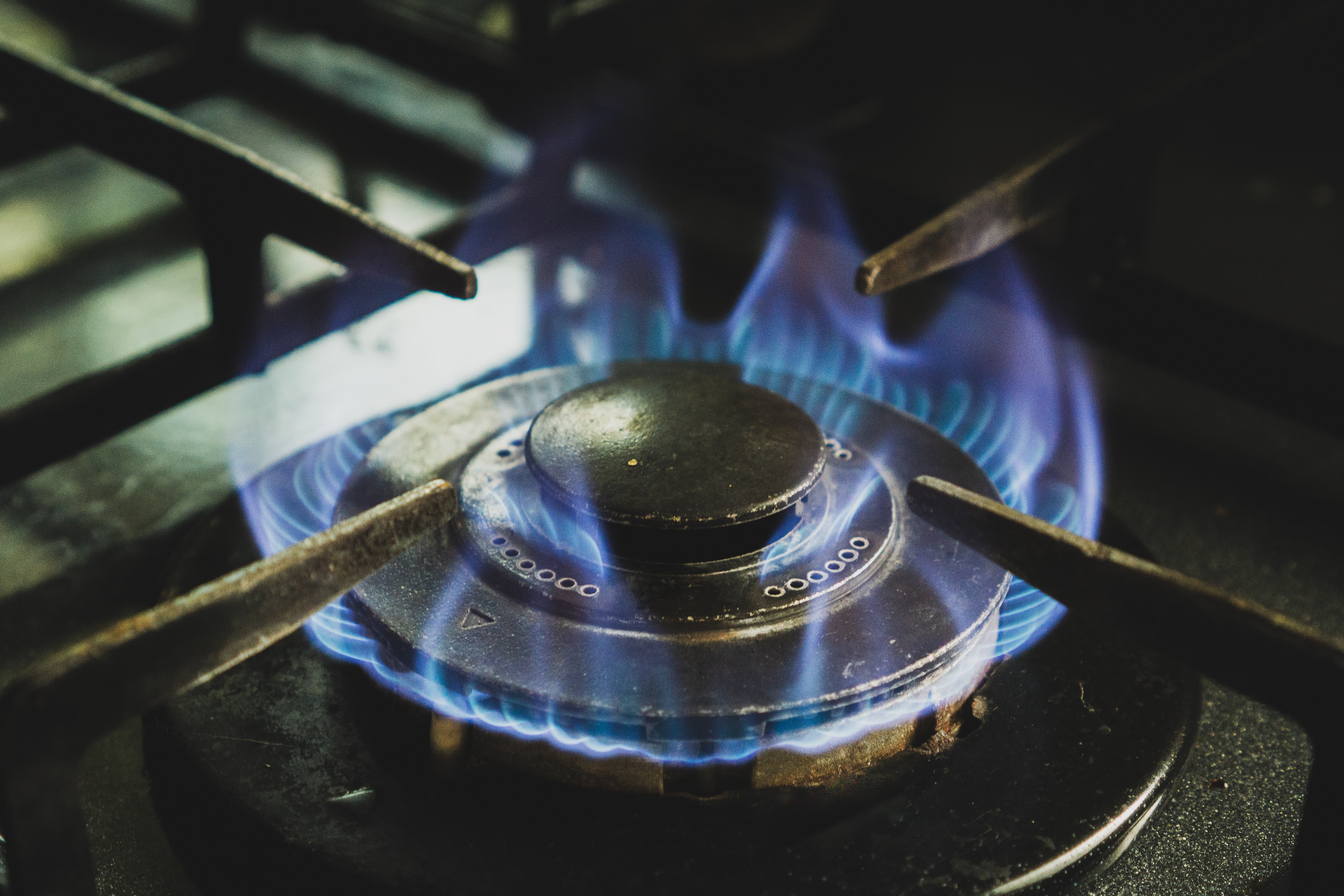 Qué es más recomendable, ¿cocinar con gas o electricidad?