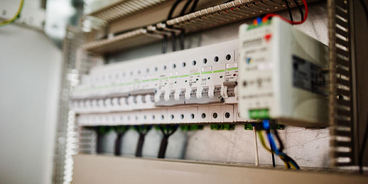 cuadro electrico como saber si la potencia contratada es la correcta